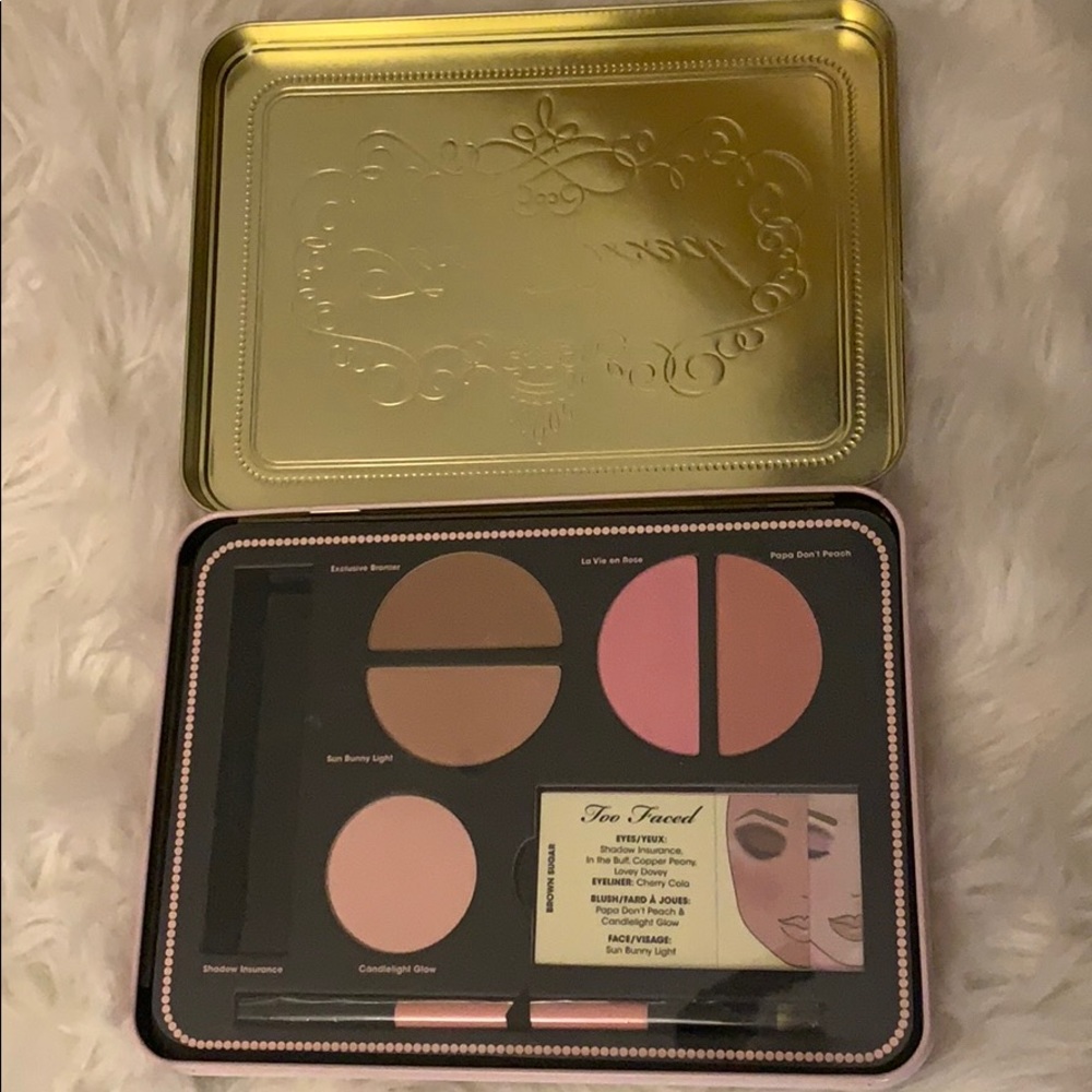 BNWT too faced makeup set